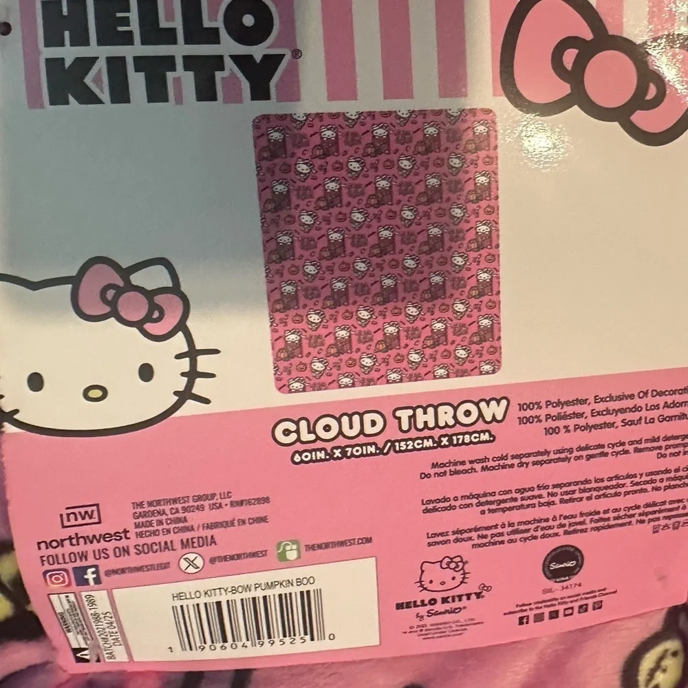 Hello Kitty Halloween Cloud Throw Blanket